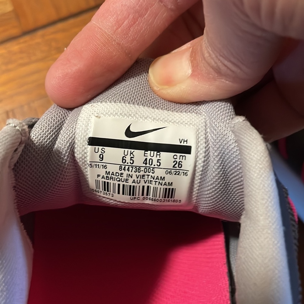 Nike running shoes - Picture 3 of 7